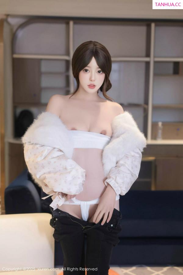   [XiuRen]高清写真图 2025.02.28 No.9950 桃妖夭 性感美腿第8张图片